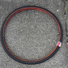 【未使用品】IRC 日本製 自転車用 タイヤ「CITY POPS（シティポップス） 超快適80型 WO 27x1 3/8」チューブ付きの画像