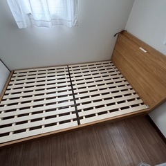 Nスリープマットレス、ベッドフレーム付きの画像