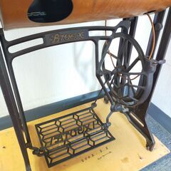 △ BROTHER ブラザー 足踏みミシン レトロ アンティークミシン Broex 色落ち？破損、部品の欠品あり 現状渡しの画像