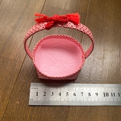 籠　ちりめん　ケース　小物入れ　置物　桜　ゴールド　カゴ　和柄　和物　和風　小物　ひな祭り　昭和レトロ　インテリアの画像