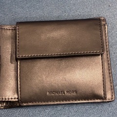 MICHEAL KORS 財布
の画像