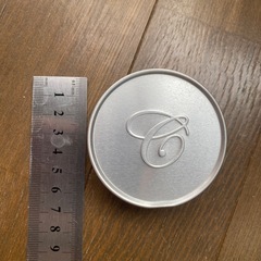 ケース　小物入れ　アンティーク　レトロ　ティン缶　インテリア　アルミケース　洋文字　エンボス シルバー　缶ケース　tin缶　　インテリアの画像