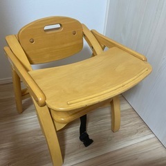 大和屋【アーチ ローチェア】テーブル＆ガード付折り畳み ベビーチェアの画像