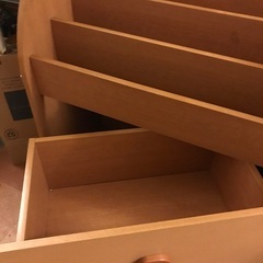 ブックスタンド／おもちゃ入れの画像