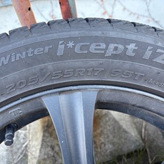 スタッドレスタイヤの画像