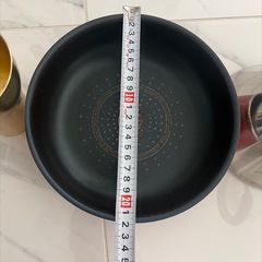 フライパン、ケトル、コップの画像