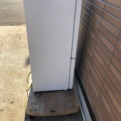 JMR0744 ヤマダ冷蔵庫　2019年　YRZ－C12G2 ・外寸 　幅：約47cm 高さ：約113cm 奥行：約50cm中古品【取りに来られる方限定】 　 -の画像
