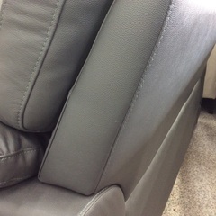 【ニトリの二人掛けソファ】2人掛けソファ　ラブソファ　ニトリ　NITORI　革製　背もたれ脱着可能：グレーの画像