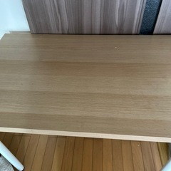 大人気IKEAのテーブルの画像