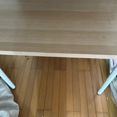 大人気IKEAのテーブルの画像