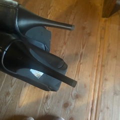 黒いピンヒールの画像