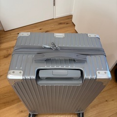 スーツケースの画像