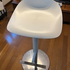 カウンターチェア 2脚セット 自動車で移送可の画像