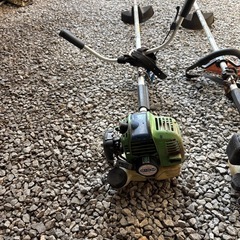 く草刈機の画像