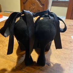 黒リボンとパールでガリーコーデの画像