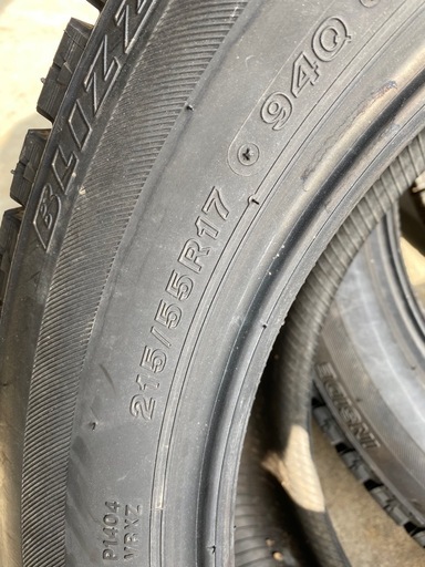 格安17インチスタッドレス　普通車などにおすすめ♪