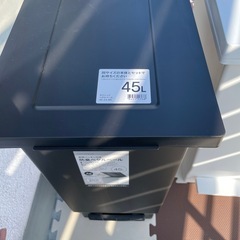 ニトリゴミ箱キッチン　黒の画像