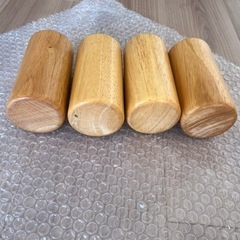 ベッドの脚のみの画像