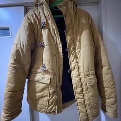 ［明日９日夕方までに直接取引の方は500円値引］これからの季節にあたたか暖かい！！黄色？橙色？のコート　使用感はありますが美品でまだまだ着れますの画像