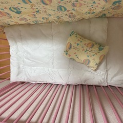 ベビーベッド、ベビー布団、シーツ　差し上げますの画像