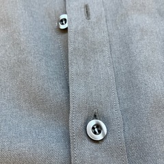 K2511-122 ノーカラー 長袖 シャツ Lサイズ ほつれ有りの画像