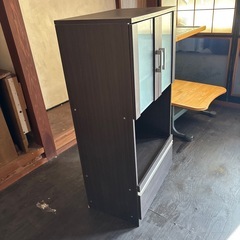 食器棚の画像
