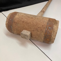 木製のハンマー　浅野木工所 金巻丸型掛矢 長さ約90cm 乾燥材料使用 ハンマーの画像