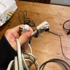 壊れた電子機器/ケーブル色々の画像