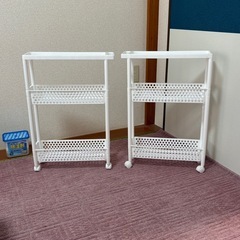 キャスター付き収納棚の画像