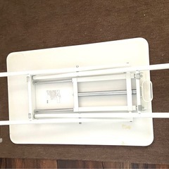 昇降テーブル　90✖️60 
ホワイトの画像