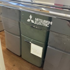 安心の6ヶ月保証付。【MITSUBISHI 2ドア冷蔵庫 MR-P15EE-KK 2019年製 146L】取りに来れる方限定。の画像