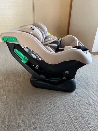 Joieチャイルドシート　シートベルト固定式
