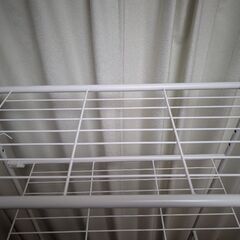 ホワイト スチール ランドリーラック (洗濯機上収納/幅60～80cm調整可)の画像