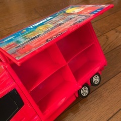 トミカのおもちゃの画像