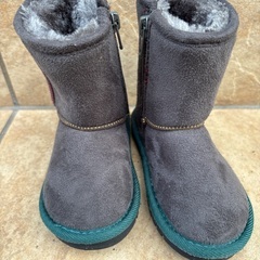 キッズ　ムートンブーツampersand 16cmの画像
