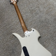 B.C.Rich モッキンバード　エレキギター　白　ケース付きの画像