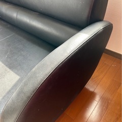 革張りソファ　ブラックの画像