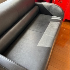 革張りソファ　ブラックの画像