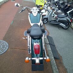 NO.5530 シャドウ４００ (SHADOW)　水冷４サイクルＶツインエンジン　スラッシュカットマフラー　グリーン＆ホワイト　☆彡の画像