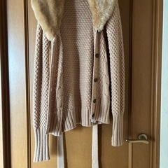 ニットカーディガン　ベージュ