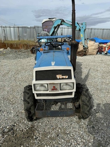 トラクターMITSUBISHI 1601D