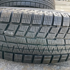 スタッドレスタイヤとホイールセットの画像