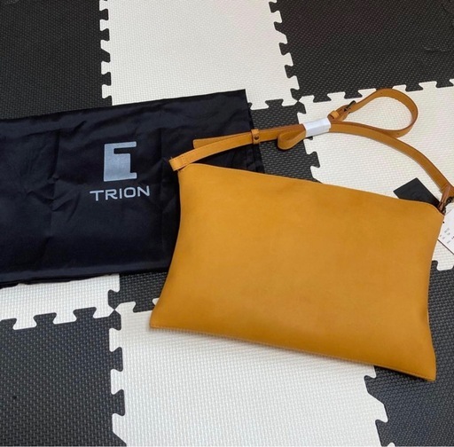 値下げ❗️トライオン未使用牛革ショルダー 収納袋付