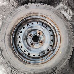 パッソ着用 スチールホイール +ブリヂストン スタッドレスタイヤ 8000円⭐155/80R13 13×4.50B ハブ52⭐41の画像