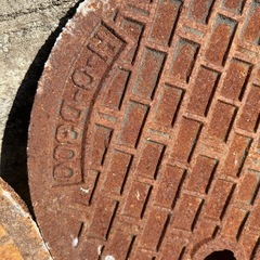 マンホール蓋約300mm　雨水マス 鋳鉄製の画像