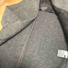 ユニクロ　チェスターコートM グレーの画像