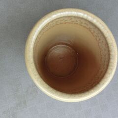 陶器の傘立ての画像