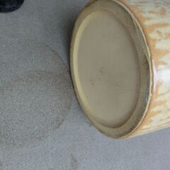 陶器の傘立ての画像