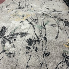 落ち着いた花柄模様のクラッシックラグの画像