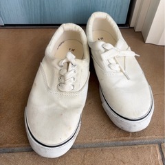 スニーカー　22.5cmの画像